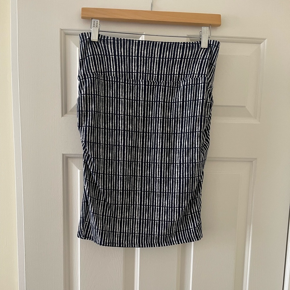 Athleta Navy and White Skirt - Picture 2 of 4